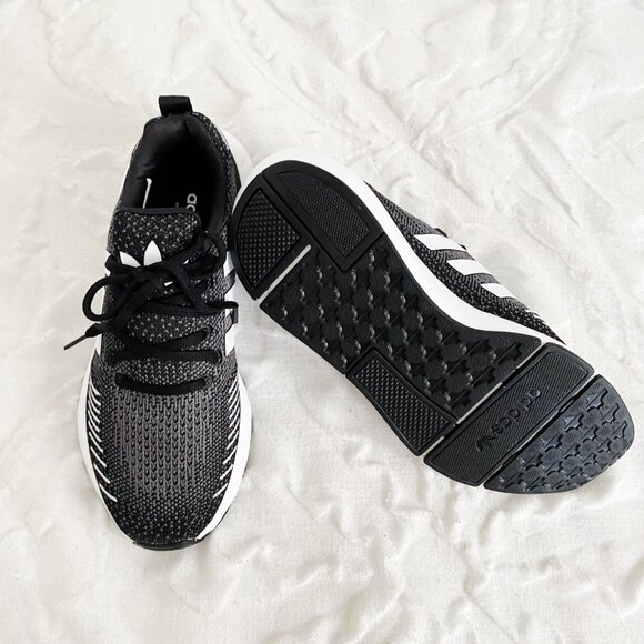 adidas Women's Swift Run 22 Running Shoe Size 5.5 New - Picture 6 of 7
